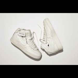 COMME des GARÇONS x Nike Air Force 1 Mid